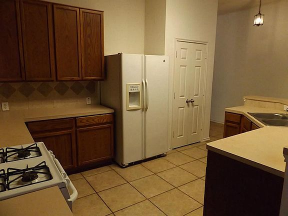 5th image of 4902 Beechknoll Ln