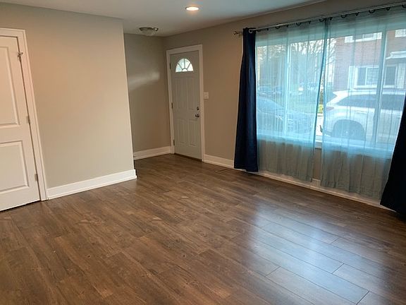 4th image of 1152 N Boxwood Dr #B