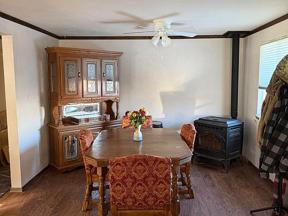 3rd image of 709 Valley View Dr