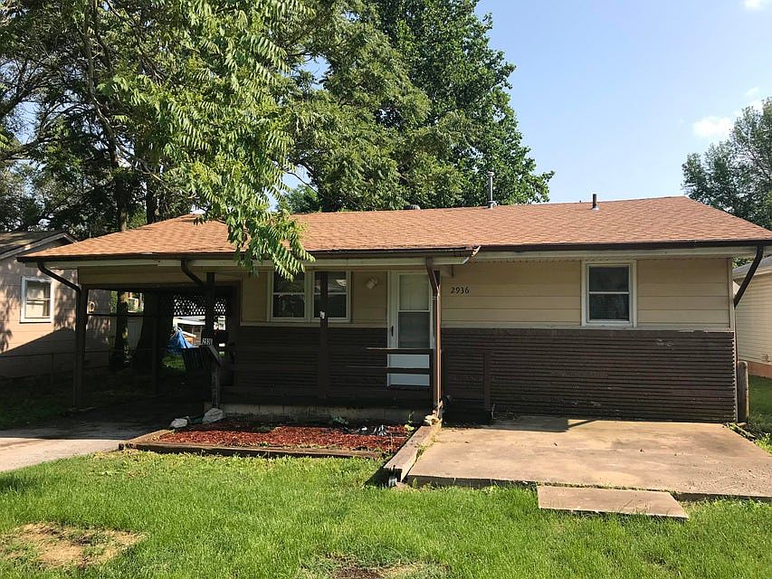 2nd image of 2936 W Olive St