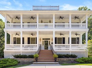 52214 Main Dr, New Buffalo, MI 49117