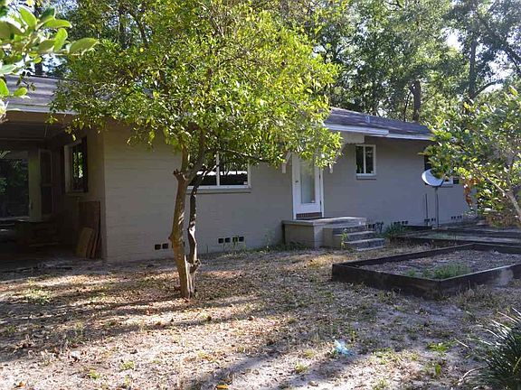 2nd image of 804 NE 8th Ave