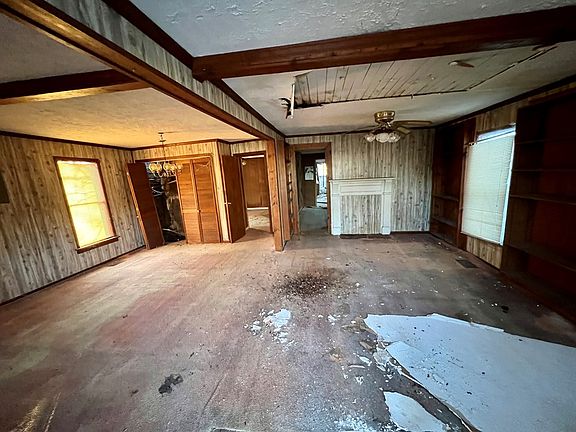 4th image of 112 14th Ave S