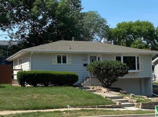 4602 Lincoln Way, Sioux City, IA 51106