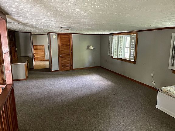 3rd image of 328 Sumpter Ave