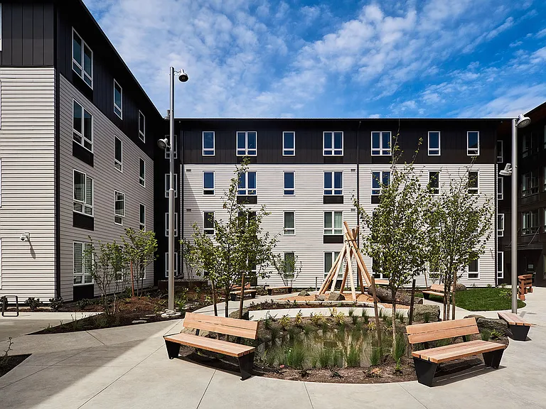 Crescent Court — Photo 16