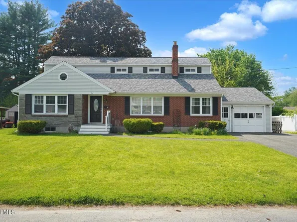 7 Silversmith Lane, Schenectady, NY 12306