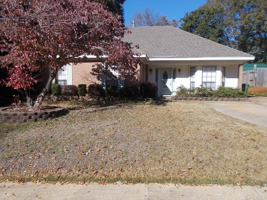 1st image of 2944 Willow Lane Dr