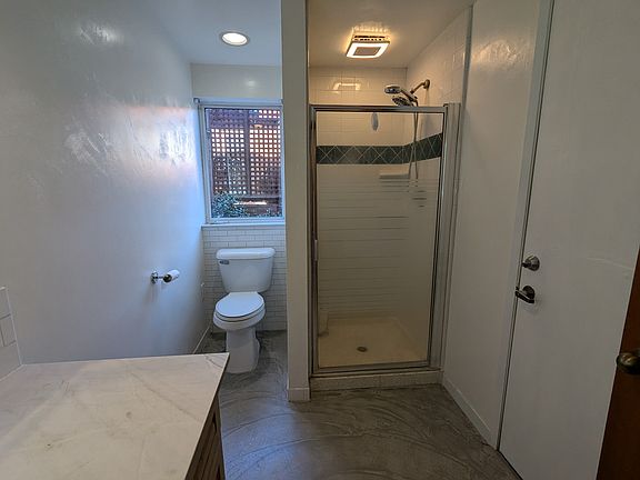 5th image of 185 Alta Dr
