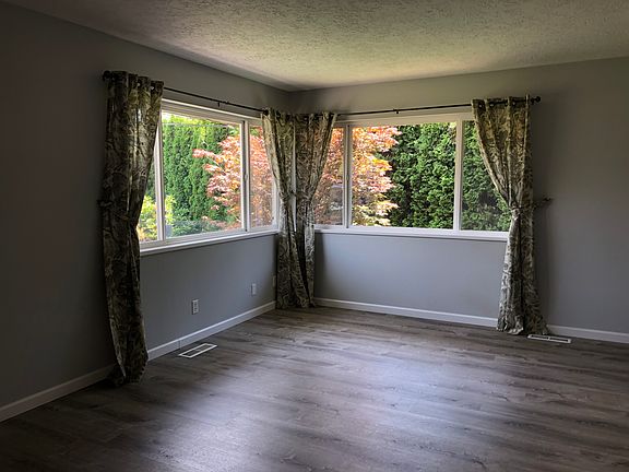 2nd image of 1018 Friedel Ave