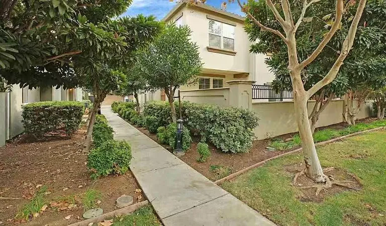 233 S Yucatan Pl — Photo 26