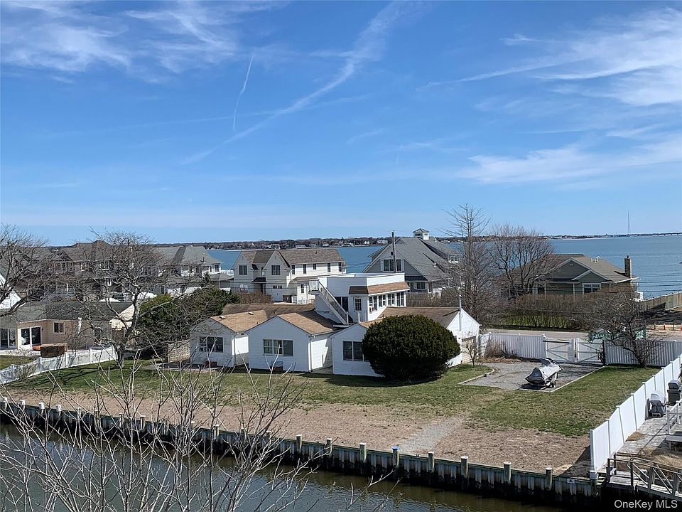 1st image of 12 Shinnecock Road