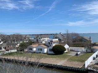 12 Shinnecock Road, East Quogue, NY