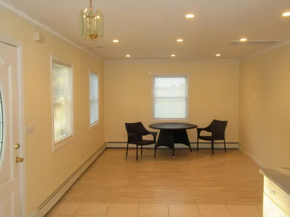 (undisclosed Address), Levittown, NY 11756
