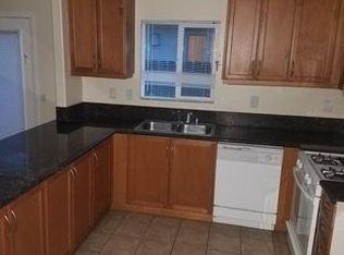587 S Mistletoe Ave, San Jacinto, CA 92583