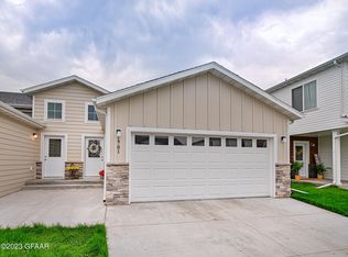 1781 Tobi Ln, Grand Forks, ND 58201
