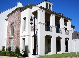 11 Country Club Pl, Baton Rouge, LA 70809