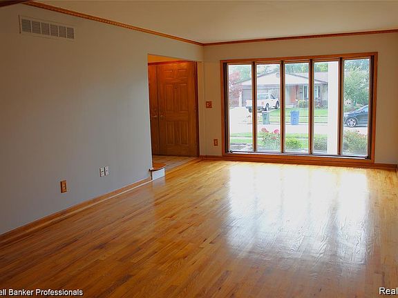 5th image of 44227 Brandywyne Rd