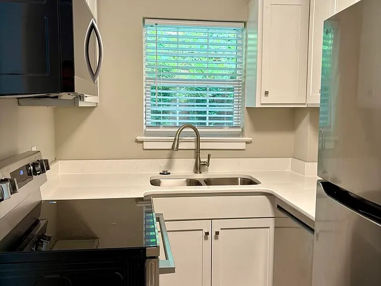 2846 Walton Way #7 — Photo 3