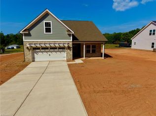 5158 Paramount Rd #1062, Pfafftown, NC 27040