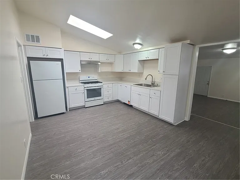 20340 Sherman Way — Photo 8