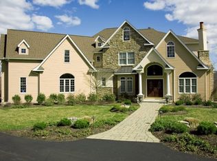 136 Artist Trail Ln, East Stroudsburg, PA 18301