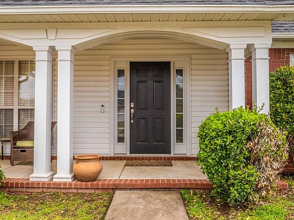 2nd image of 1760 Wisteria Pl
