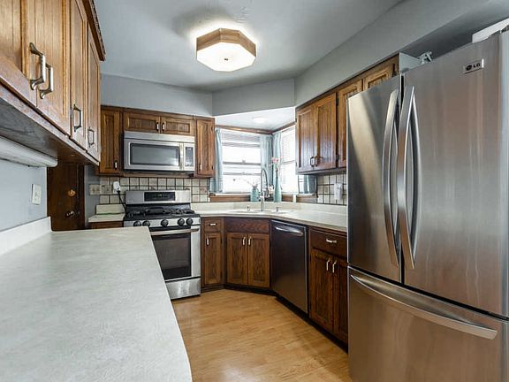 5th image of 10311 W Caldwell Ave