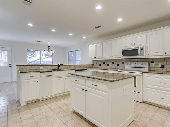 5th image of 109 Casas Del Sur St