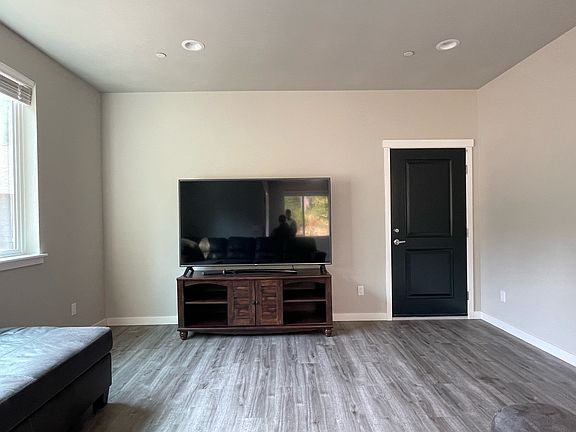 3rd image of 8093 Wenatchee Pl NW