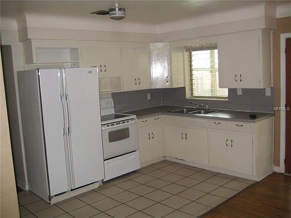 5th image of 3237 31st Ave N