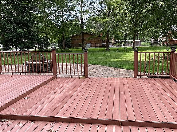 4th image of 2 Lakeshore Dr