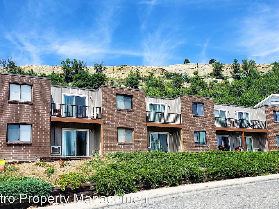 1st image of 1929 Burnstead Dr APT 2