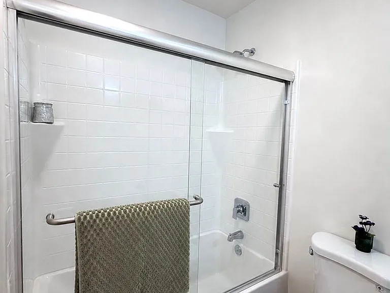 Paz-Sandra, LLC (747 Kingsley) — Photo 4