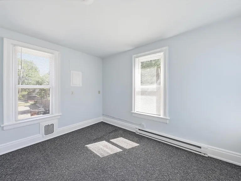 324 W Church St — Photo 26