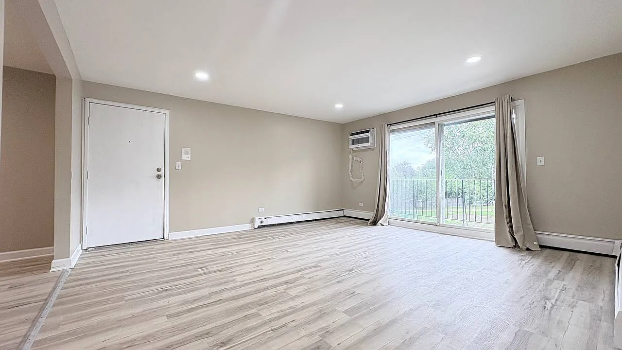 2 bed, $1,795 — Photo 4