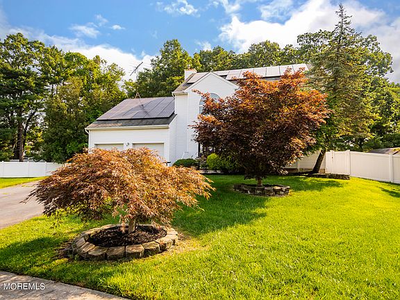 3rd image of 978 Riverbrook Court