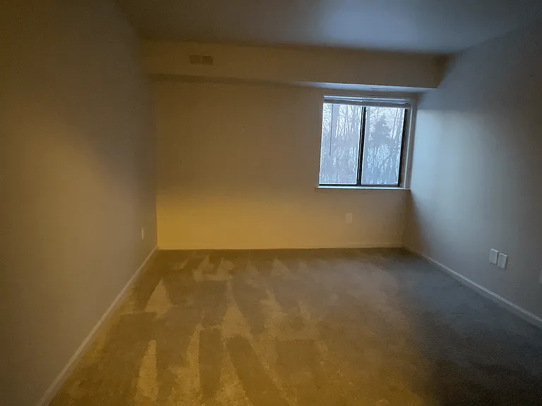Three Oaks Apartments — Photo 47