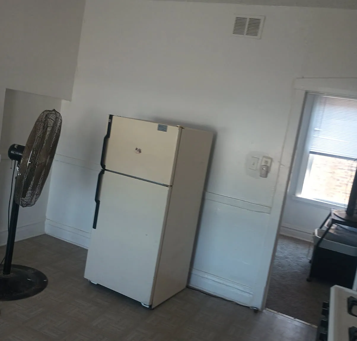 2 bed, 11 sqft, $1,200 — Photo 2