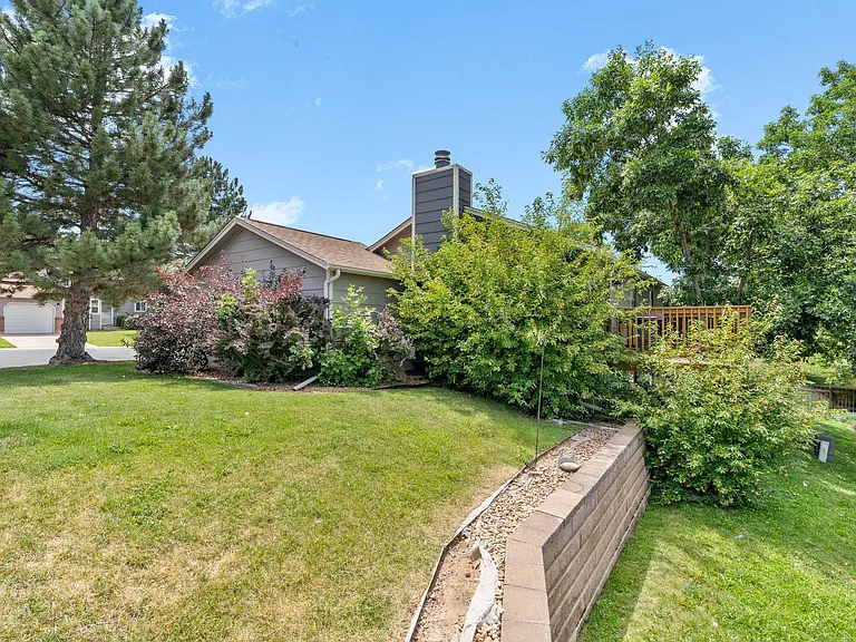 551 W Crestline Cir #9D2 — Photo 25
