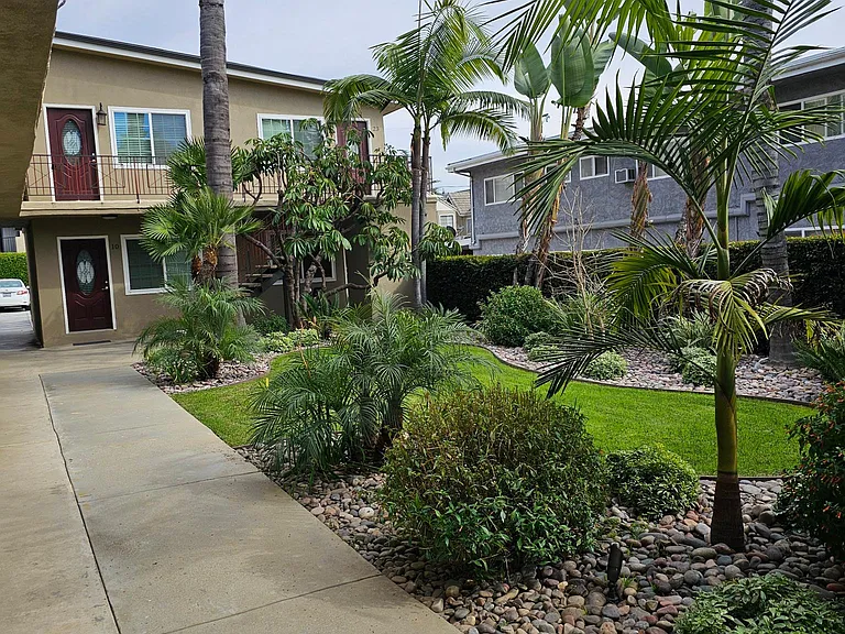 276 S Sierra Madre Blvd #19 — Photo 11