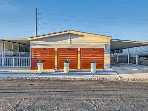 5058 N Ridge Club Dr, Las Vegas, NV 89103