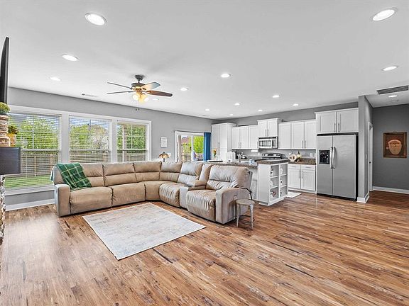 5th image of 2236 Meadowhill Ln