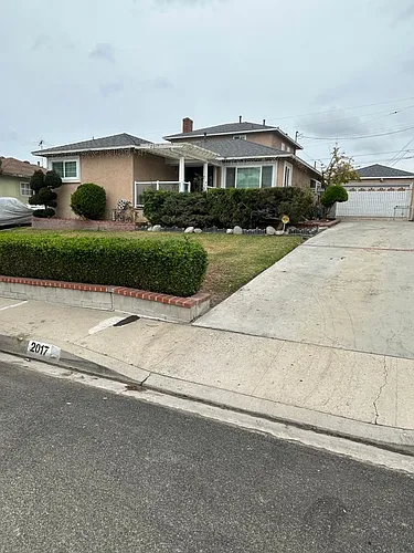 2017 S Isabella Ave Photo 1