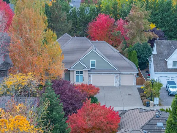 28249 SW Willow Creek Dr, Wilsonville, OR 97070