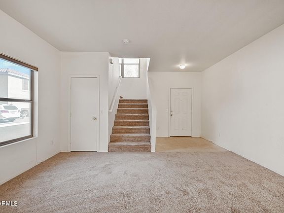 4th image of 2212 E Spruce Dr