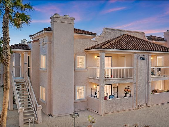 2nd image of 1928 Las Palmas Ln #228