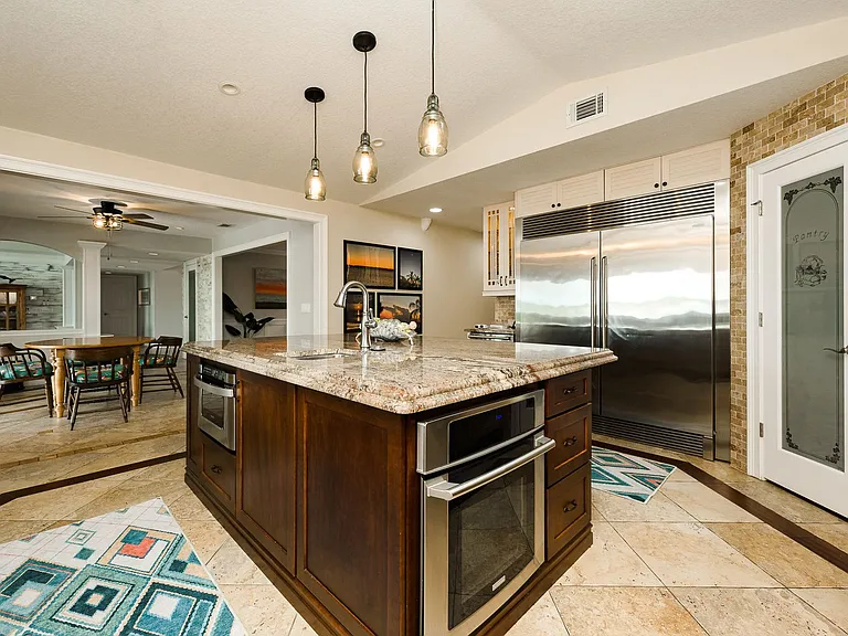 1130 John Anderson Dr — Photo 12