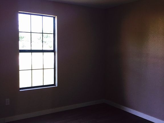 3rd image of 2702 Bermuda Dr