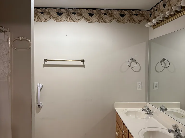 4852 Waverly Ct — Photo 7